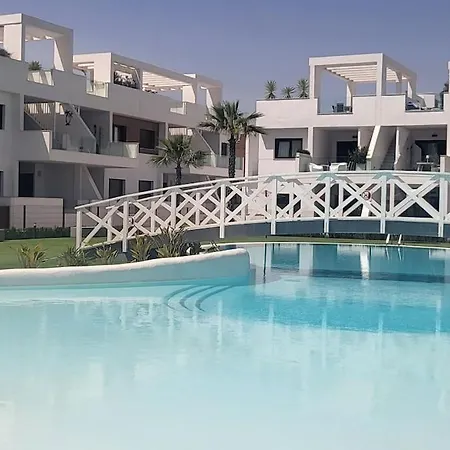 Modern Met Prettig Interieur In Omgeving Balcones Apartamento *